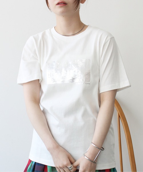 Meli rich(メリーリッチ)の「箔プリントコンパクト風景Tシャツ(Tシャツ/カットソー・レディース・ブラック/オフホワイト・FREE)」の8枚目の写真