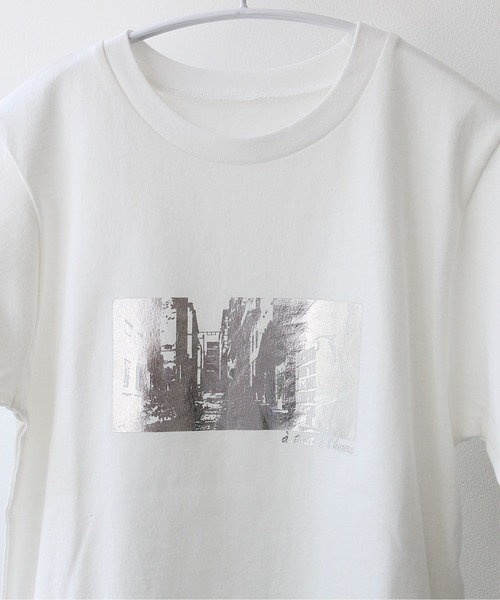 Meli rich(メリーリッチ)の「箔プリントコンパクト風景Tシャツ(Tシャツ/カットソー・レディース・ブラック/オフホワイト・FREE)」の10枚目の写真
