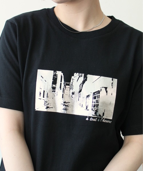 Meli rich(メリーリッチ)の「箔プリントコンパクト風景Tシャツ(Tシャツ/カットソー・レディース・ブラック/オフホワイト・FREE)」の12枚目の写真