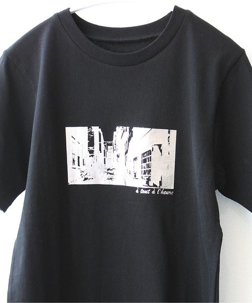 Meli rich(メリーリッチ)の「箔プリントコンパクト風景Tシャツ(Tシャツ/カットソー・レディース・ブラック/オフホワイト・FREE)」の17枚目の写真