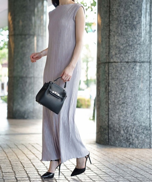 HUIT bouquet(ユイット)の「ノースリーブ プリーツ ワンピース HUIT(ワンピース・レディース・ライトグレー/アイボリー/ネイビー・M/S)」の17枚目の写真