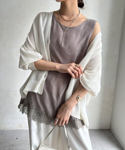 DouDou(ドゥドゥ)の「【セットアップ可能】前後2WAYレーストリムタンクブラウス(シャツ/ブラウス・レディース・ブラック/グレイッシュベージュ・FREE)」の15枚目の写真