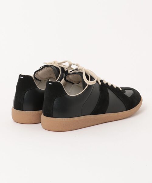 Maison Margiela(メゾンマルジェラ)の「Maison Margiela REPLICA(スニーカー・メンズ・ブラック・41/42/43)」の2枚目の写真