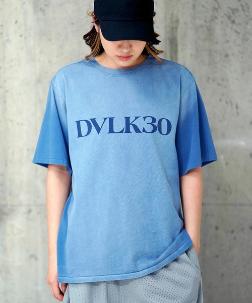DEVILOCK(デビロック)の「DEVILOCK Sun Faded Vintage Logo Tee(Tシャツ/カットソー・メンズ・カーキ/ネイビー/ブラック・MEDIUM/X-LARGE/LARGE)」の4枚目の写真
