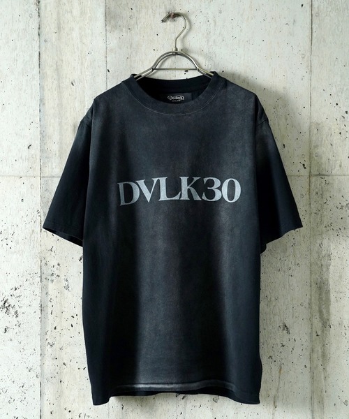 DEVILOCK(デビロック)の「DEVILOCK Sun Faded Vintage Logo Tee(Tシャツ/カットソー・メンズ・カーキ/ネイビー/ブラック・MEDIUM/X-LARGE/LARGE)」の7枚目の写真