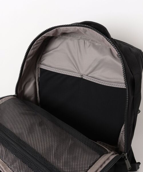 VIBGYOR（ヴィブジョー）の「Columbia(コロンビア) スターレンジスクエアバックパック  M（23L）Star Range? Square Backpack M 　リュック デイパック リュックサック バッグ（バックパック/リュック・メンズ・ブラック・FREE）」の4枚目の写真