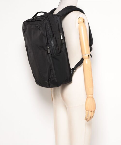 VIBGYOR（ヴィブジョー）の「Columbia(コロンビア) スターレンジスクエアバックパック  M（23L）Star Range? Square Backpack M 　リュック デイパック リュックサック バッグ（バックパック/リュック・メンズ・ブラック・FREE）」の5枚目の写真