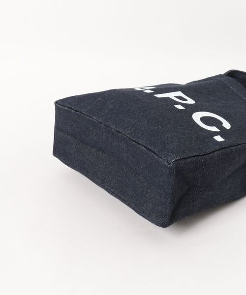 A.P.C.（アーペーセー）の「TOTE LOU SMALL（トートバッグ・レディース・ブルー・ONESIZE）」の3枚目の写真