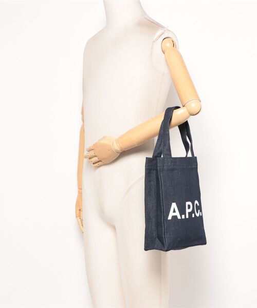 A.P.C.（アーペーセー）の「TOTE LOU SMALL（トートバッグ・レディース・ブルー・ONESIZE）」の5枚目の写真