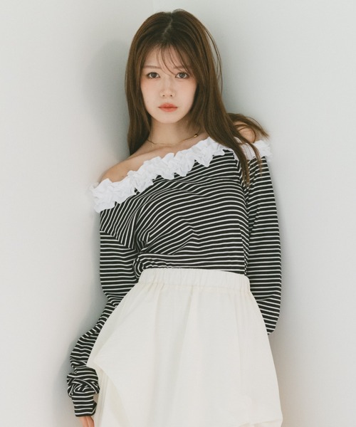 VANNIE U(ヴァニーユー)の「フリルワンショルダーカットソー(Tシャツ/カットソー・レディース・ブラック×ホワイト/ブラック・FREE)」の17枚目の写真