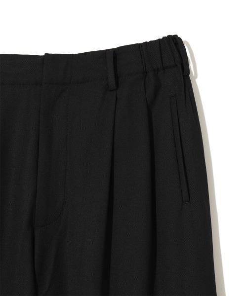 MODE COMMUTER（モードコミューター）の「[MC by HIDETAKA FUKUZONO  COLLECTION] ELASTIC WAIST TUCK PANTS（スラックス・メンズ・ベージュ/ブラック・SMALL/MEDIUM/LARGE）」の5枚目の写真