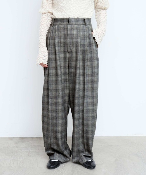 fig Ｌondon（フィグロンドン）の「CHECK 3tuck pants（その他パンツ・レディース・ブラック/グレー・1/0）」の8枚目の写真