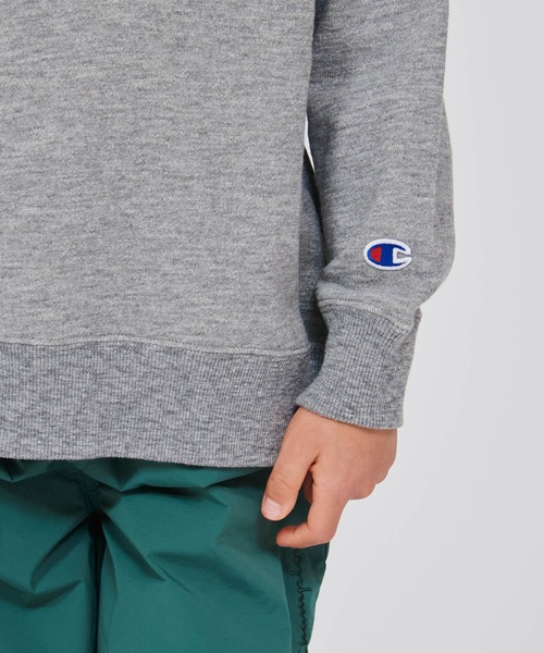 Champion(チャンピオン)の「【Champion/チャンピオン】キッズ クルーネックスウェットシャツ(Tシャツ/カットソー・キッズ・レッド/ブルー系その他/チャコール・100/110/120/130/140/150/160)」の5枚目の写真