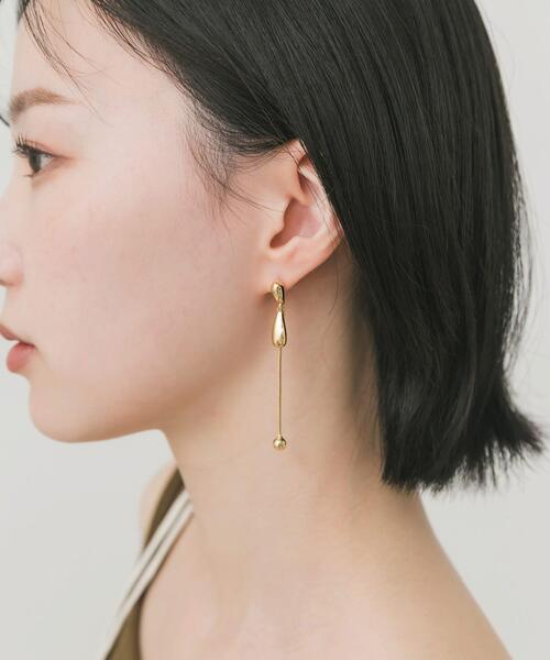 SMELLY（スメリー）の「ドロップロングチェーンピアス（ピアス（両耳用）・レディース・ゴールド・-）」の3枚目の写真