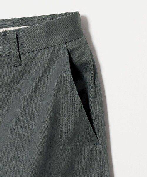 UNITED ARROWS(ユナイテッドアローズ)の「フィンクス/ジンバブエコットン ギャバピーチ ワイドパンツ(チノパンツ・メンズ・グレー系/ナチュラル・L/XL/M/S)」の13枚目の写真