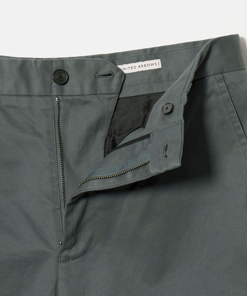 UNITED ARROWS(ユナイテッドアローズ)の「フィンクス/ジンバブエコットン ギャバピーチ ワイドパンツ(チノパンツ・メンズ・グレー系/ナチュラル・L/XL/M/S)」の16枚目の写真