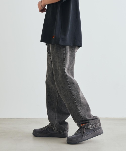 NIKE(ナイキ)の「ナイキ "Your Message Here" メンズ ブラック ジーンズ / Nike Sportswear Men's Black Jeans IR8190-010 Black(デニムパンツ・メンズ・ブラック・28/32/30/40/38/36/34)」の2枚目の写真