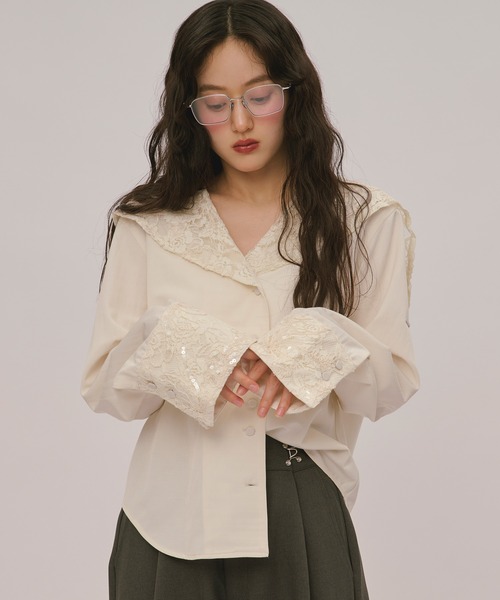 loin nuit(ロワンニュイ)の「spangle lace collar blouse / スパンコールレースカラーブラウス(シャツ/ブラウス・レディース・バーガンディー/ピンク/アイボリー・FREE)」の2枚目の写真