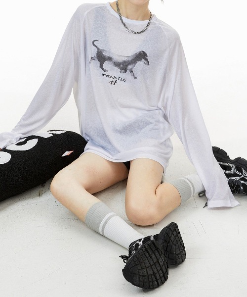 SHEPP（シープ）の「【26年秋冬新作】ドッグ グラフィック ラグラン シアー ロングTシャツ ロンT（Tシャツ/カットソー・レディース・ピンク/サックスブルー/ホワイト・F）」の2枚目の写真