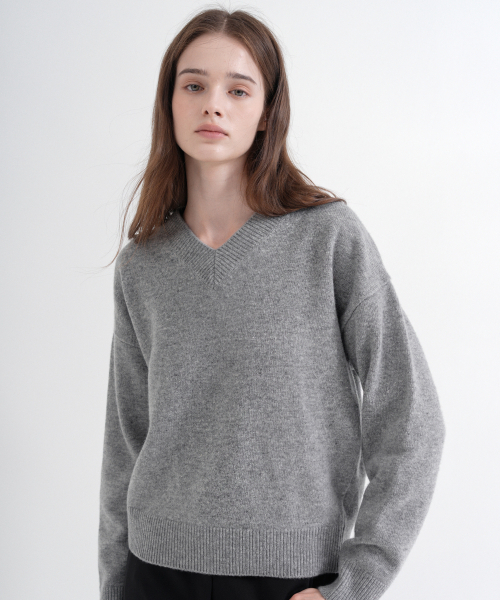 VLETI（ブレッティ）の「Merino Wool 100% V-neck Knit (gray)（ニット/セーター・レディース・グレー・FREE）」の2枚目の写真