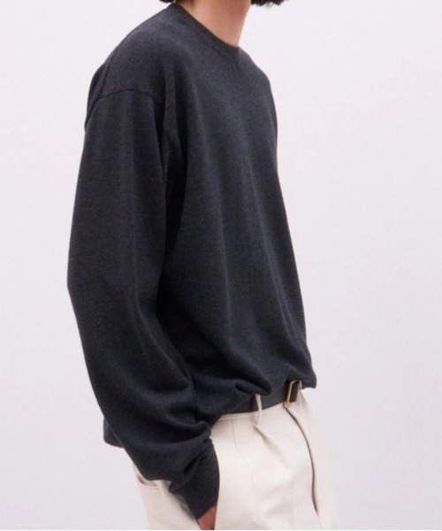 ATON(エイトン)の「ATON (エイトン)COTTON CASHMERE JACQUARD | CREW NECK SWEATER(ニット/セーター・メンズ・チャコールグレー・6/2/4)」の4枚目の写真