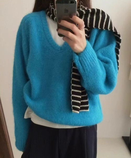 yuue' ( wear )(ユーイ)の「Vネックルーズニットトップス(ニット/セーター・レディース・アイボリー/ブルー/グレー/レッド・FREE)」の17枚目の写真