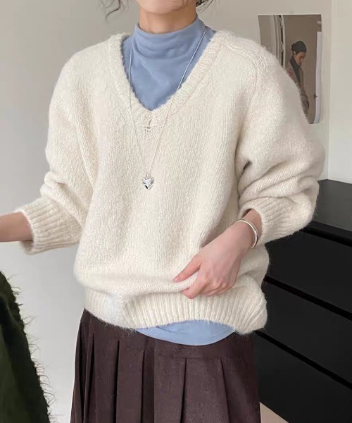 yuue' ( wear )(ユーイ)の「Vネックルーズニットトップス(ニット/セーター・レディース・アイボリー/ブルー/グレー/レッド・FREE)」の10枚目の写真