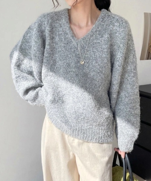 yuue' ( wear )(ユーイ)の「Vネックルーズニットトップス(ニット/セーター・レディース・アイボリー/ブルー/グレー/レッド・FREE)」の13枚目の写真