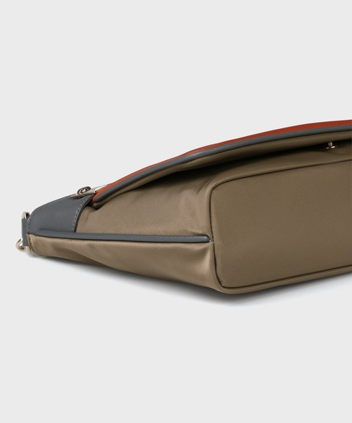 Paul Smith(ポールスミス)の「ブランデッドナイロン ショルダーバッグ【553458 N311S】(ショルダーバッグ・メンズ・ネイビー/ブラック/グレイッシュベージュ・FREE)」の21枚目の写真