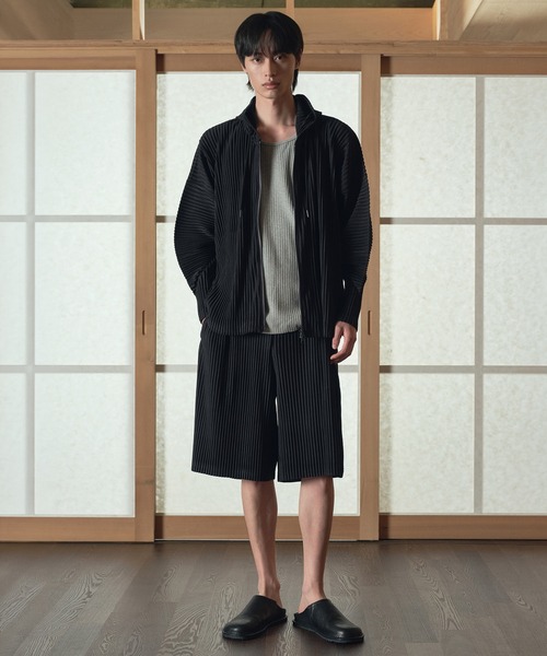 TNGT(ティーエヌジーティー)の「TNGT(ティーエヌジーティー)Yoyogi プリーツショーツ(その他パンツ・メンズ・ベージュ/ネイビー/ブラック・M/L)」の5枚目の写真