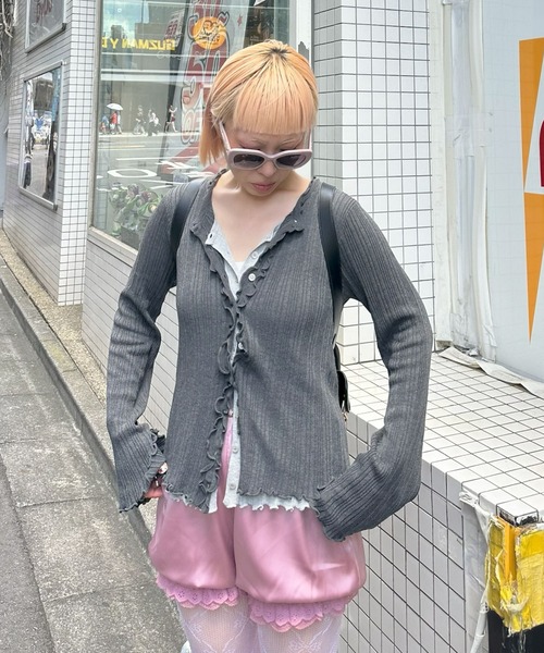 Alley Tokyo(アリートーキョー)の「ふりふりいっぱいレイヤードしてる風カーデ(カーディガン/ボレロ・レディース・レッド/グレー/サックスブルー・FREE)」の14枚目の写真