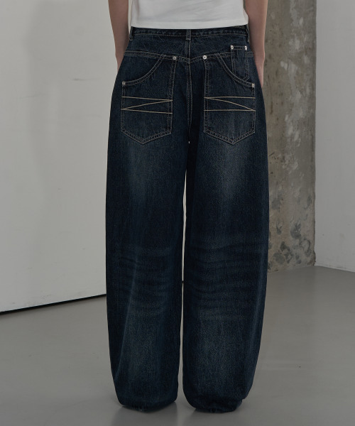 ZIZEMUSEUM（ジゼミュージアム）の「POCKET DETAIL WIDE DENIM PANTS (WASHED DARK BLUE)（デニムパンツ・レディース・その他・LARGE/MEDIUM/SMALL）」の4枚目の写真