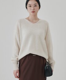 Vネックラウンドヤクニット