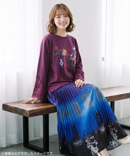 iS ScoLar(イズスカラー)の「563228:花瓶の花刺繍 袖レース付きプルオーバー(Tシャツ/カットソー・レディース・ブラック/パープル・M)」の8枚目の写真