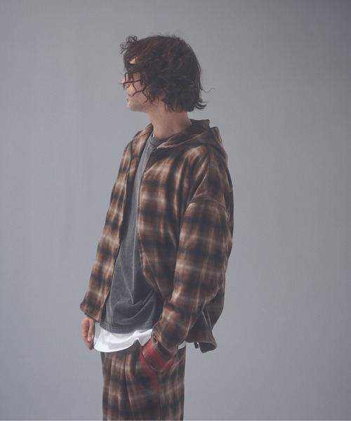 ADAM PATEK(アダムパテック)の「ADAMPATEK/brushed shade ombrecheck zip pk/チェックフード付きシャツ(パーカー・メンズ・グリーン/ブラウン・1/2)」の12枚目の写真