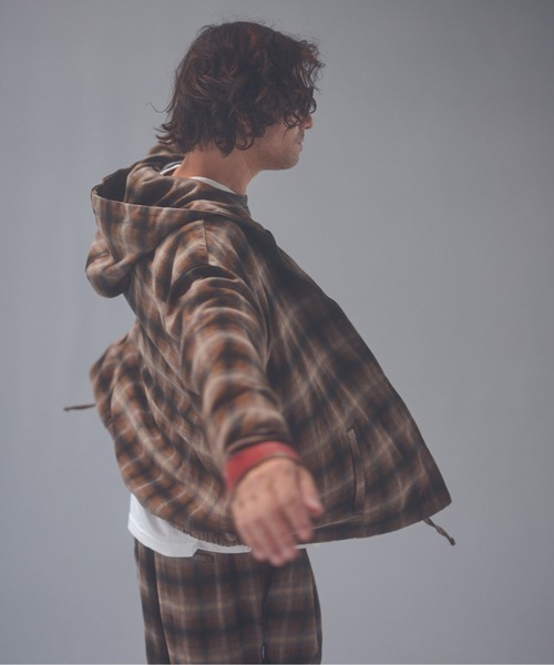 ADAM PATEK(アダムパテック)の「ADAMPATEK/brushed shade ombrecheck zip pk/チェックフード付きシャツ(パーカー・メンズ・グリーン/ブラウン・1/2)」の14枚目の写真