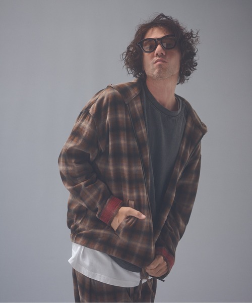 ADAM PATEK(アダムパテック)の「ADAMPATEK/brushed shade ombrecheck zip pk/チェックフード付きシャツ(パーカー・メンズ・グリーン/ブラウン・1/2)」の11枚目の写真