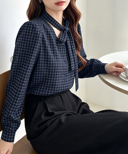 ReRe(リリ)の「チェック柄ボウタイ風デザイン長袖ブラウス(シャツ/ブラウス・レディース・ネイビー・MEDIUM/X-LARGE/LARGE)」の7枚目の写真
