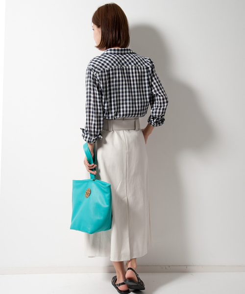 AMERICAN RAG CIE（アメリカンラグシー）の「AMERICAN RAG CIEコットンアムンゼンレギュラーシャツ/207-AIP-L161-SH040（シャツ/ブラウス・レディース・ブルー系その他/ホワイト・FREE）」の13枚目の写真