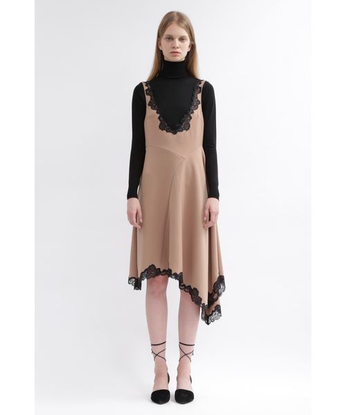 JILL STUART（ジルスチュアート）の「サテンランジェリーワンピース（ワンピース・レディース・ボルドー/ベージュ・2/0）」の2枚目の写真