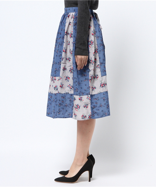 POU DOU DOU（プードゥドゥ）の「フラワー配色パッチワークギャザースカート（スカート・レディース・ブルー/グレー・3）」の13枚目の写真