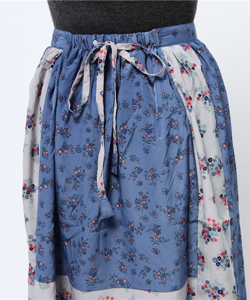 POU DOU DOU（プードゥドゥ）の「フラワー配色パッチワークギャザースカート（スカート・レディース・ブルー/グレー・3）」の9枚目の写真