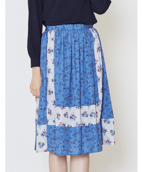 POU DOU DOU（プードゥドゥ）の「フラワー配色パッチワークギャザースカート（スカート・レディース・ブルー/グレー・3）」の7枚目の写真