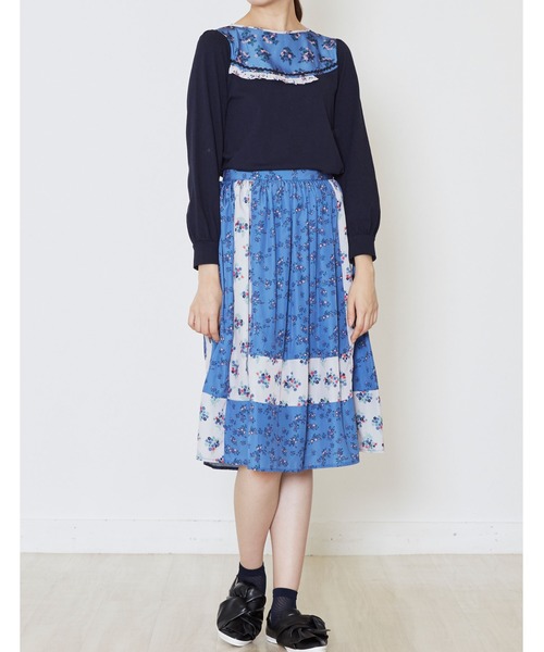 POU DOU DOU（プードゥドゥ）の「フラワー配色パッチワークギャザースカート（スカート・レディース・ブルー/グレー・3）」の5枚目の写真