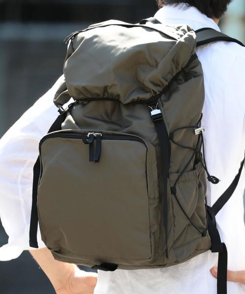 BEAUTY&YOUTH UNITED ARROWS(ビューティーアンドユースユナイテッドアローズ)の「【WEB限定】by ナイロン フラップ ビッグ リュック¨ ◆(バックパック/リュック・メンズ・ブラック/オリーブ・FREE)」の1枚目の写真