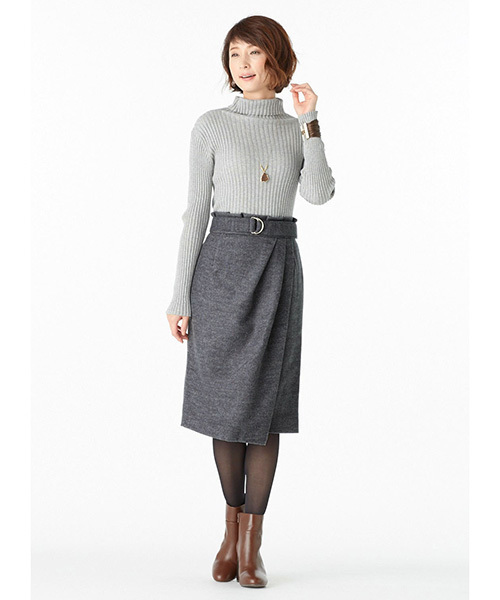 IEDIT（イディット）の「ＩＥＤＩＴ　レーベルコレクション　コットンカシミア素材が心地良い着ぶくれ知らずのリブ編みタートルニット　（ニット/セーター・レディース・ライトグレー/アイボリー・LARGE/SMALL/X-LARGE/MEDIUM/XX-LARGE）」の6枚目の写真