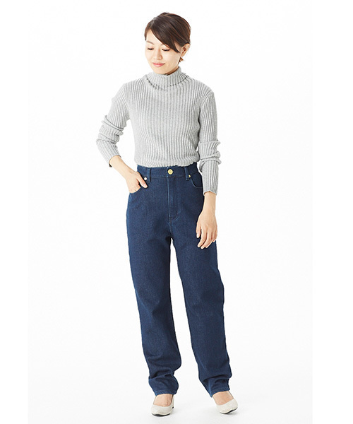 IEDIT（イディット）の「ＩＥＤＩＴ　レーベルコレクション　コットンカシミア素材が心地良い着ぶくれ知らずのリブ編みタートルニット　（ニット/セーター・レディース・ライトグレー/アイボリー・LARGE/SMALL/X-LARGE/MEDIUM/XX-LARGE）」の9枚目の写真