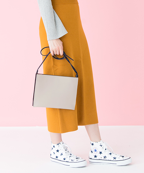 YAHKI（ヤーキ）の「UR×YAHKI 別注YH-26（ショルダーバッグ・レディース・カーキ/キャメル/ネイビー・ONE SIZE）」の5枚目の写真