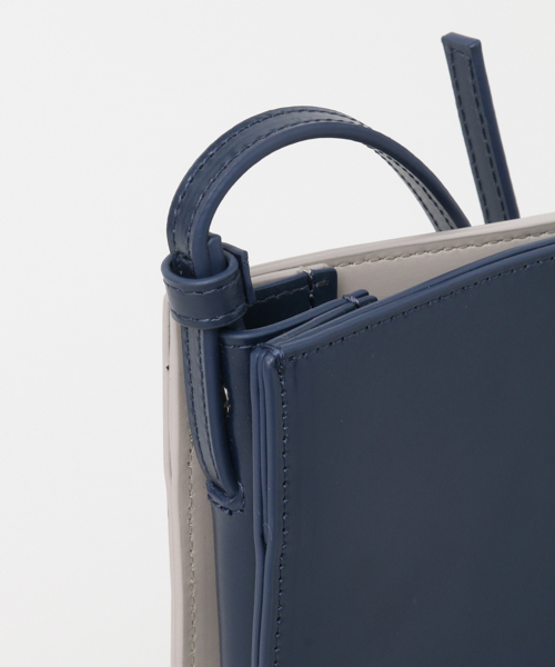 YAHKI（ヤーキ）の「UR×YAHKI 別注YH-26（ショルダーバッグ・レディース・カーキ/キャメル/ネイビー・ONE SIZE）」の8枚目の写真