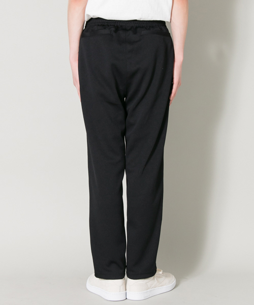 URBAN RESEARCH(アーバンリサーチ)の「URiD TRACK JERSEY PANTS(その他パンツ・メンズ・ブラック・LARGE/MEDIUM)」の4枚目の写真